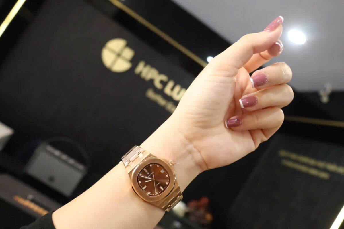 Đồng hồ pin Alexander Ferros 6152R-08 33 mm giá 3.700.000
